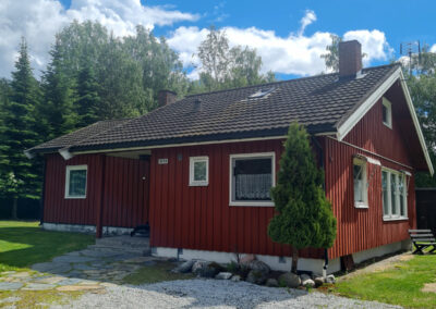 Hus inngangsparti på Elstad camping–Ringebu